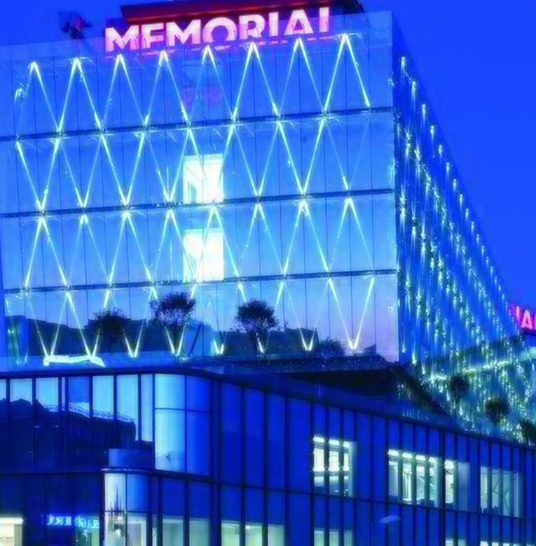 Memorial Bahçelievler Hospital in Istanbul at night