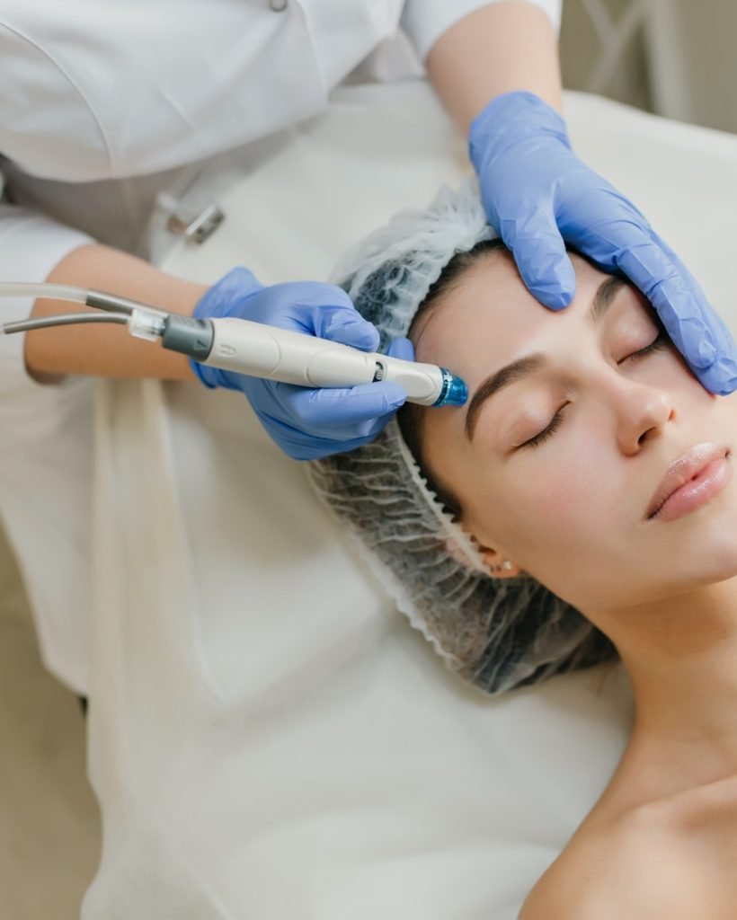 A patient having hydrafacial deluxe treatment at Dermacy Clinic Doncaster